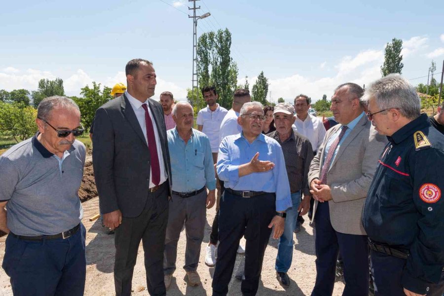 Başkan Büyükkılıç, Saroğlan’da Doğal Gaz Çalışmalarını İnceledi