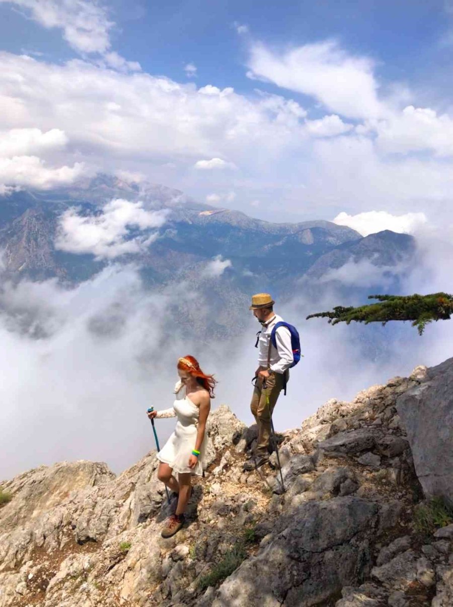 Tanıştıkları Zirve Nikah Masaları Oldu