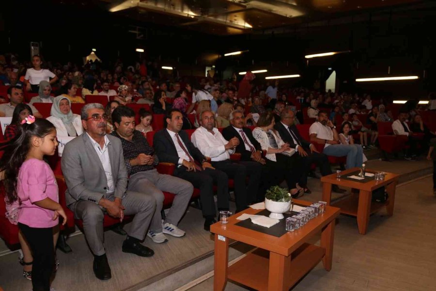 Osman Zeki Yücesan Ortaokulu’ndan Yılsonu Etkinliği