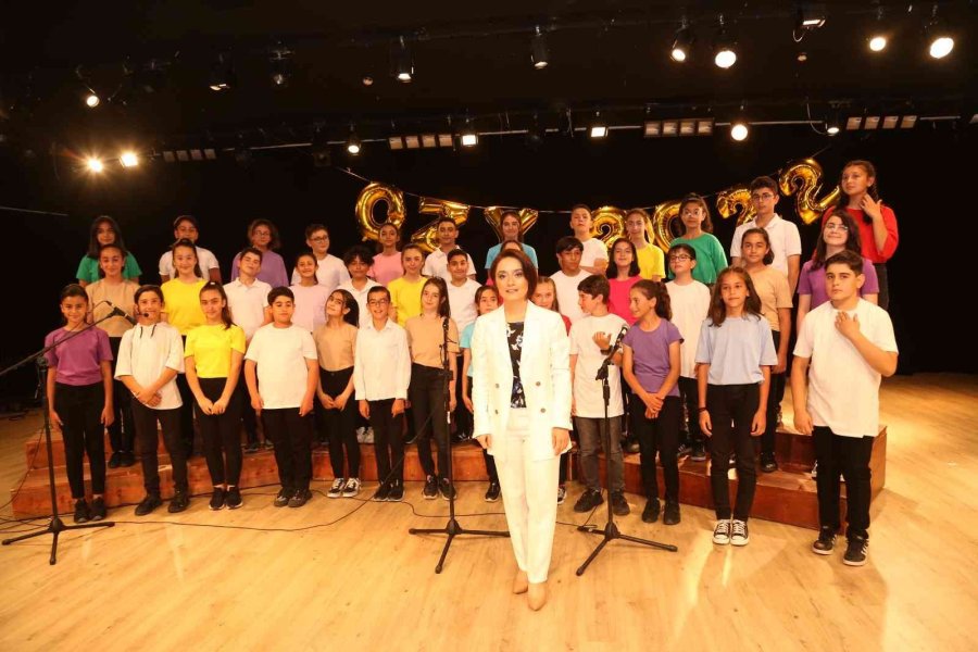 Osman Zeki Yücesan Ortaokulu’ndan Yılsonu Etkinliği