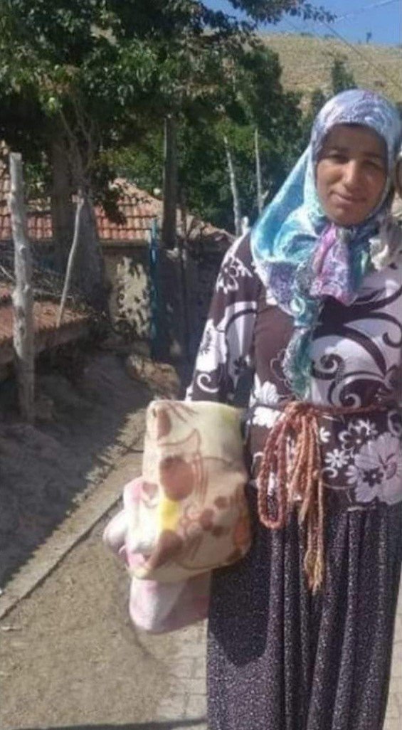 Selde Hayatını Kaybeden 5 Çocuk Annesi Toprağa Verildi