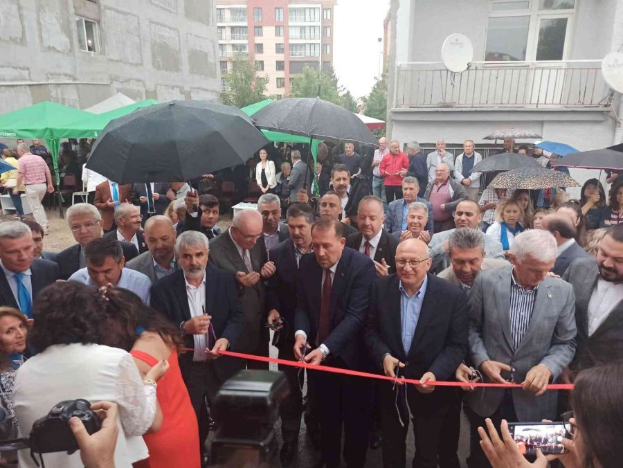 Sivrihisarlılar Derneği’nin Hizmet Binası Ve Yıl Sonu Sergisi Açılışı