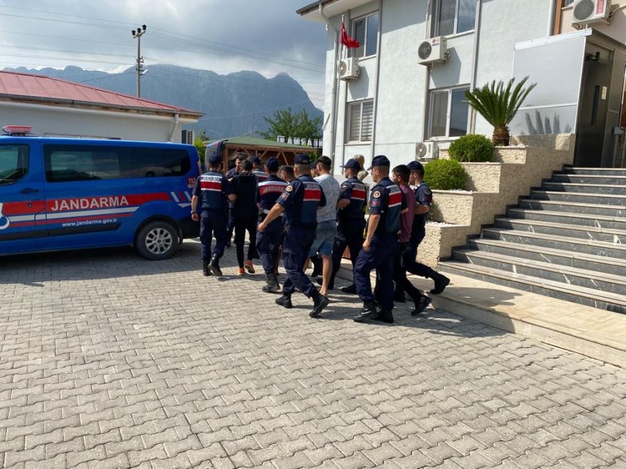 İzinsiz Kazı Yapan 3 Kişi Gözaltına Alındı