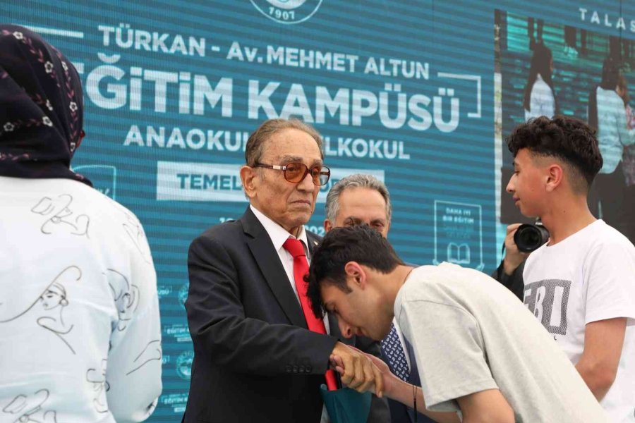 Başkan Yalçın’dan Törene Damga Vuran Sürpriz