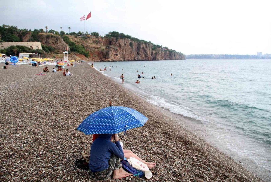 Antalya’da Yaz Yağmuru