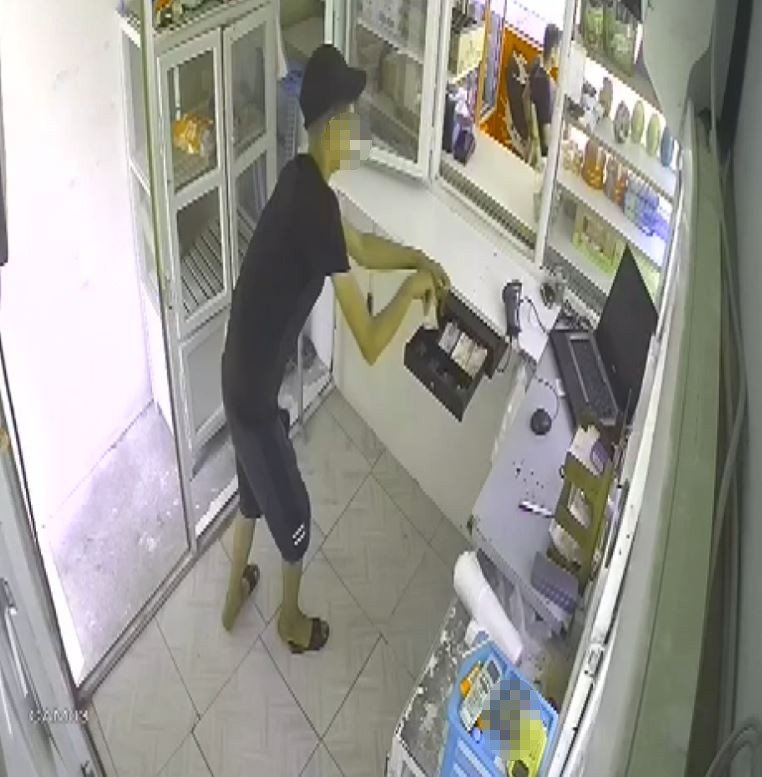 Hırsız, İhtiyacı Kadarını Alıp Ortadan Kayboldu