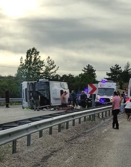 Turistleri Taşıyan Otobüs Kaza Yaptı: 1 Ölü, 22 Yaralı