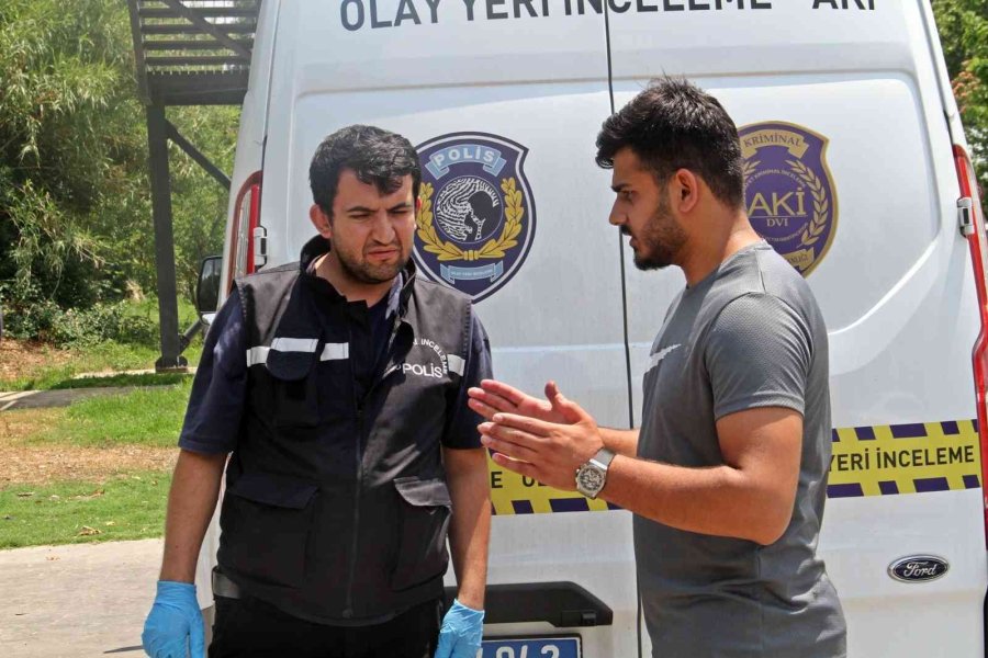 Akşam Deniz Keyfi Yapıp Araçlarında Uyuyan Tatilcilere Sabah Hırsız Şoku