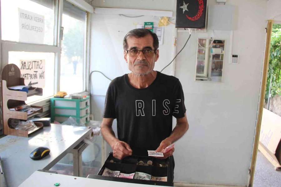 Hırsız, İhtiyacı Kadarını Alıp Ortadan Kayboldu