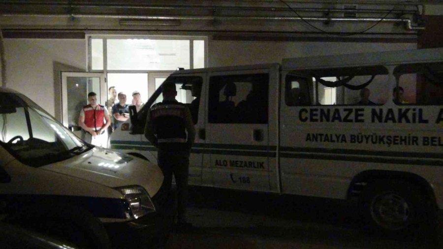 Antalya’da Kahvehanede Çıkan Tartışma Kanlı Bitti: 1 Ölü