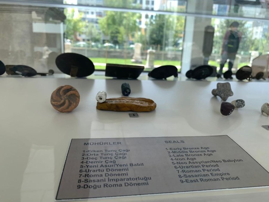 Eski Çağlara Ait Onlarca Mühür Ziyaretçilerini Bekliyor
