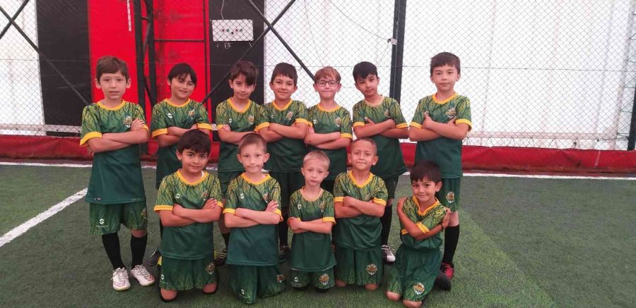 Ihlamurkentspor İle Global Spor Dostluk Maçında Karşı Karşıya Geldiler