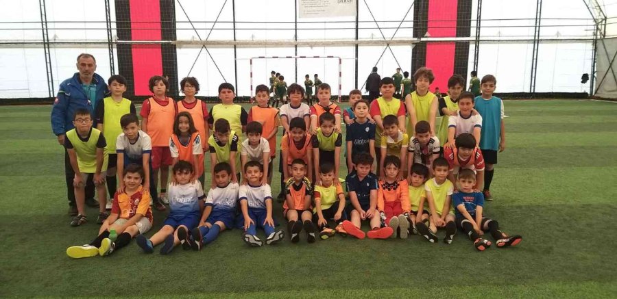 Ihlamurkentspor İle Global Spor Dostluk Maçında Karşı Karşıya Geldiler