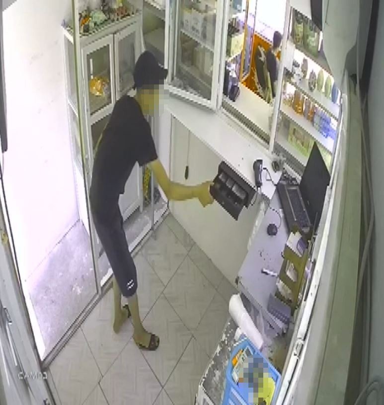 Hırsız, İhtiyacı Kadarını Alıp Ortadan Kayboldu