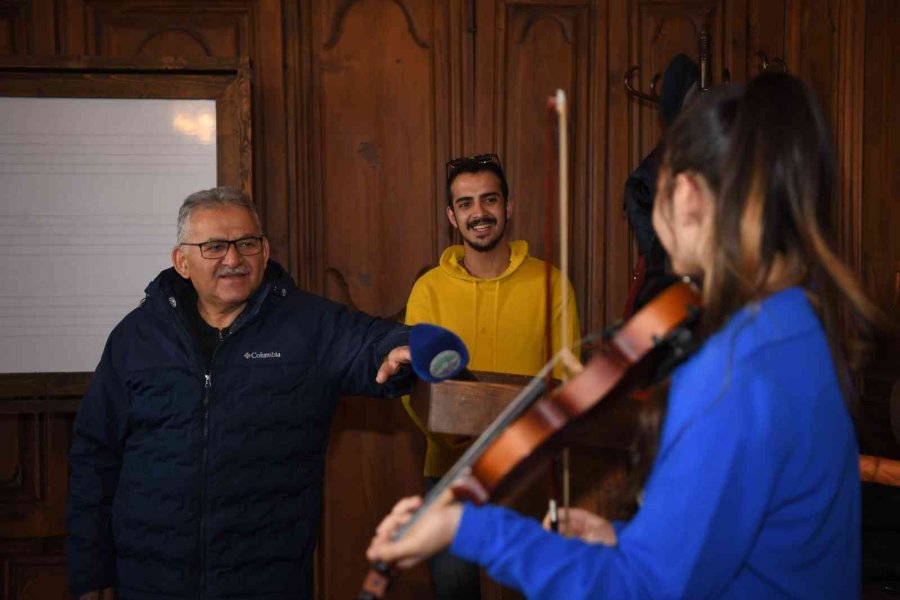 Büyükşehir’in Konservatuar Yaz Kursları Başladı