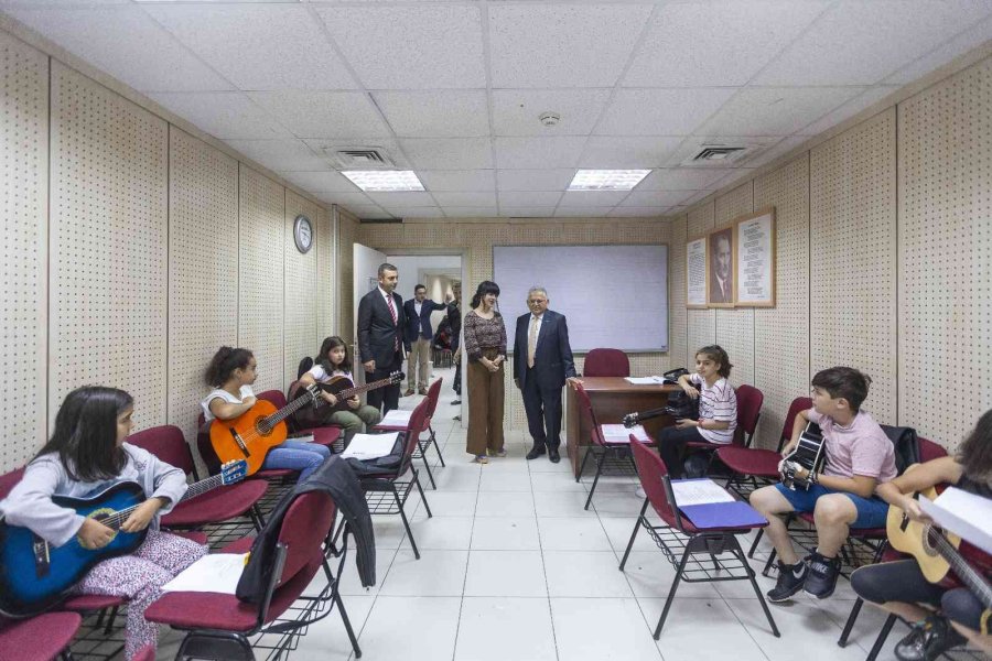 Büyükşehir’in Konservatuar Yaz Kursları Başladı