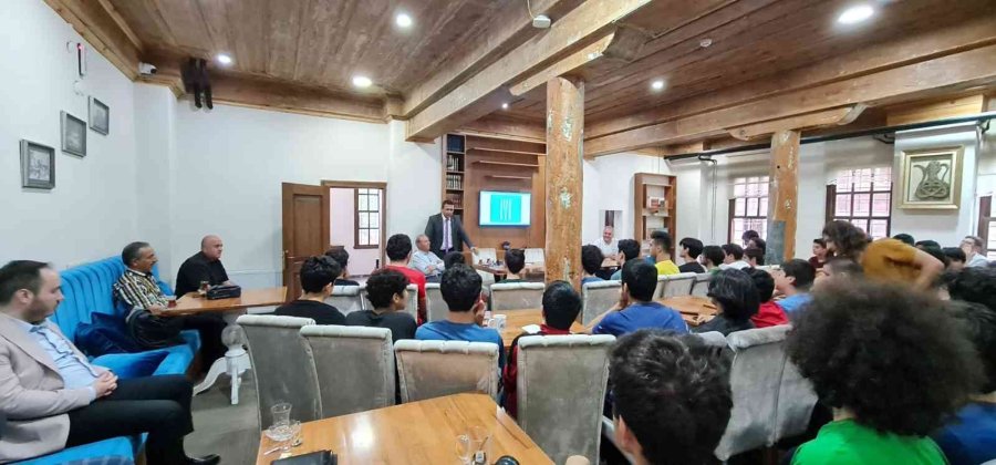 Büyükşehir’in Gençlik Merkezi’nde ‘tecrübe Paylaşım Etkinlikleri’ Sürüyor