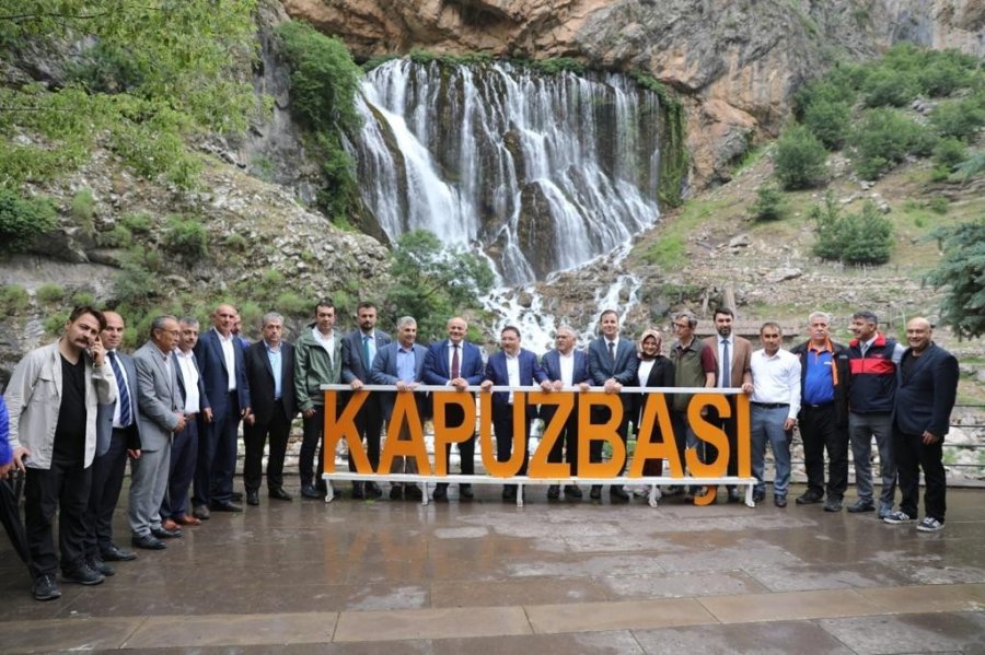 Vali Çiçek Kapuzbaşı Şelalesi’nde İncelemelerde Bulundu