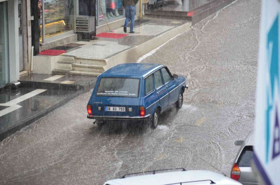 Kayseri’de Yağış Etkili Oldu