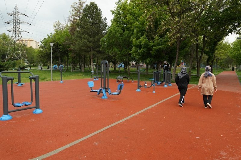 İsa Yusuf Alptekin Parkı Yepyeni Yüzüyle Belsin’e Hizmet Etmeye Başladı