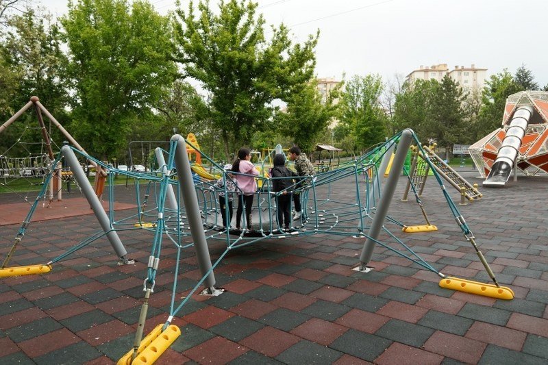 İsa Yusuf Alptekin Parkı Yepyeni Yüzüyle Belsin’e Hizmet Etmeye Başladı