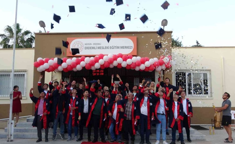 Baba Oğul Birlikte Mezun Oldu