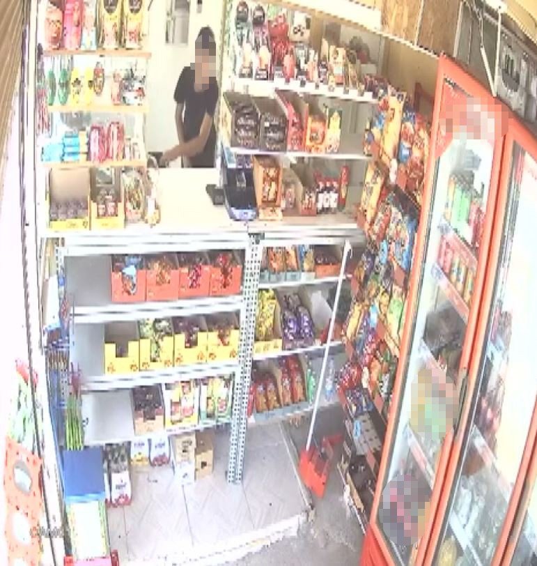 Hırsız, İhtiyacı Kadarını Alıp Ortadan Kayboldu