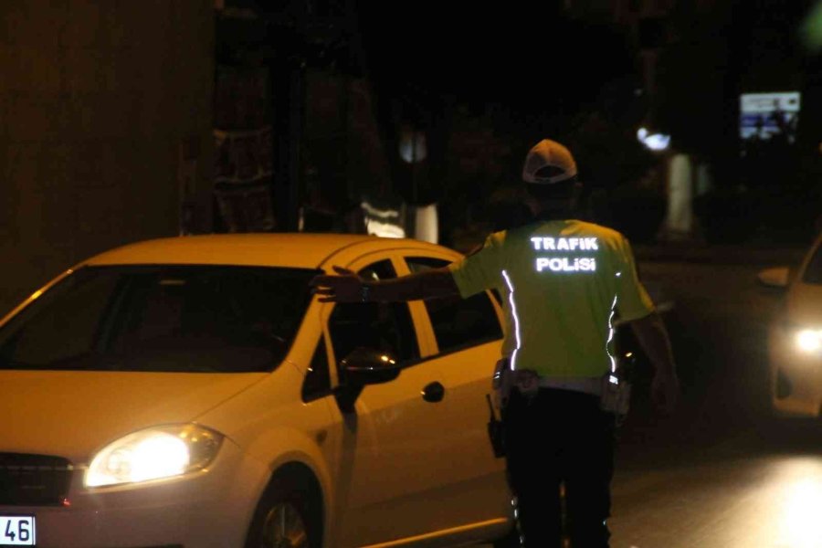 Antalya’da Sürücülere Alkol Kontrolü