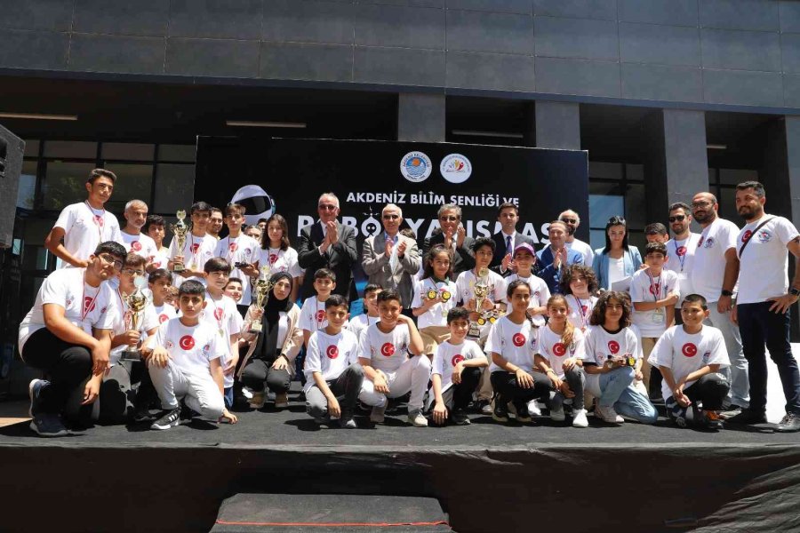 Akdeniz Belediyesinden Bilim Şenliği Ve Robot Yarışması