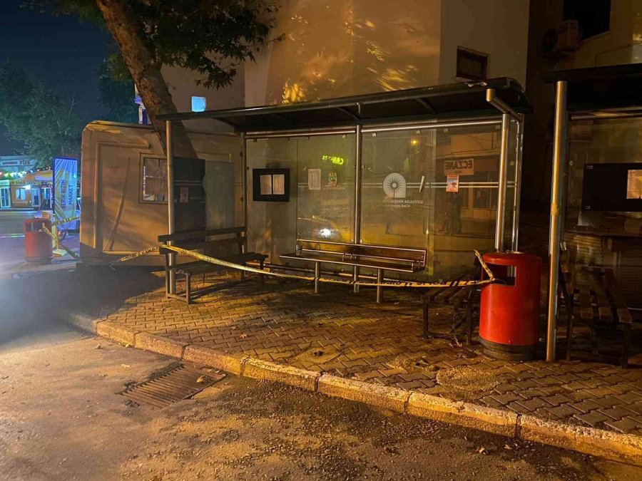 Yaşlı Adam Durakta Ölü Bulundu