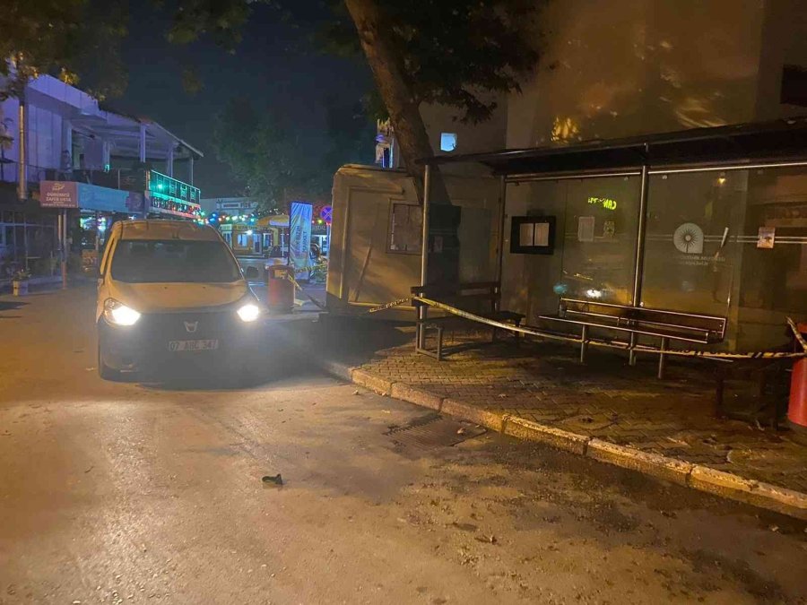 Yaşlı Adam Durakta Ölü Bulundu