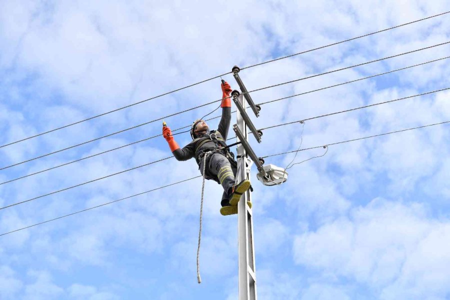 Toroslar Edaş Mersin’e 8 Yılda 1.8 Milyar Liralık Yatırım Yaptı