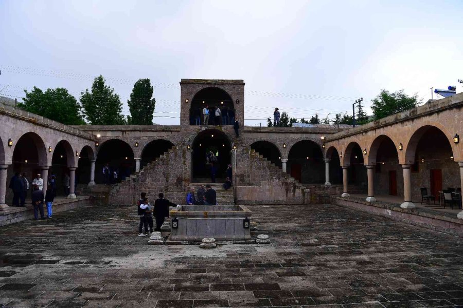 Başkan Büyükkılıç, Vali Çiçek İle Hamidiye Medresesi’nde İncelemelerde Bulundu