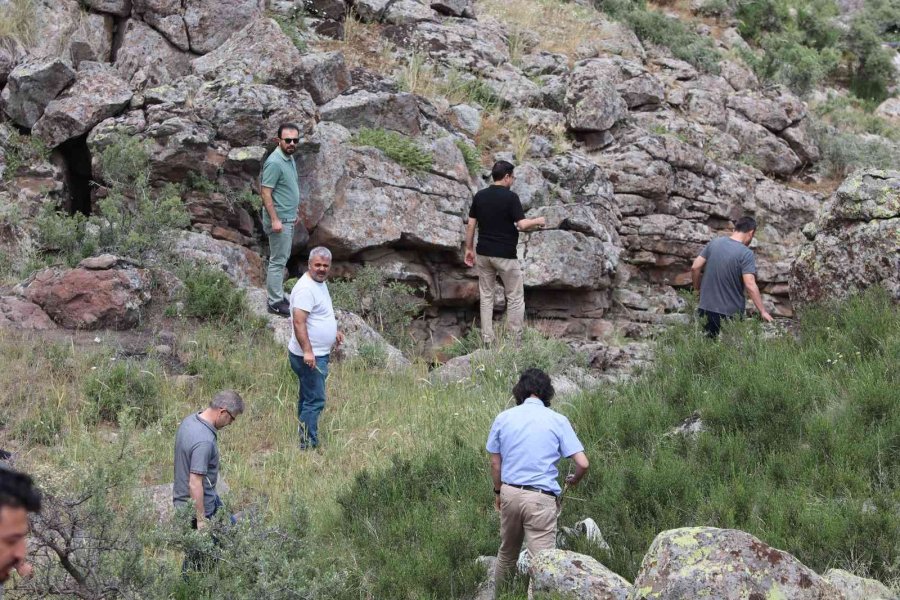 Kayseri’de Şok Olay: Şüphelinin İtiraf Ettiği Vadide Onlarca Kemik Bulundu