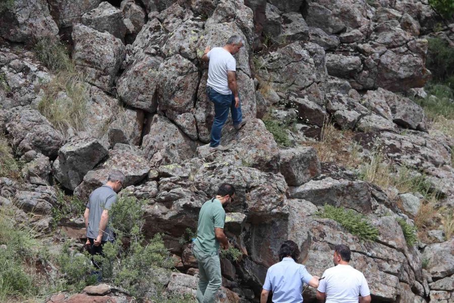 Kayseri’de Şok Olay: Şüphelinin İtiraf Ettiği Vadide Onlarca Kemik Bulundu