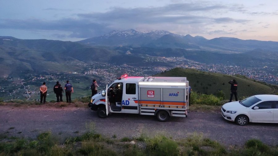 Yürüyüşte Kaybolan 2 Kişi 3 Saat Sonra Bulundu