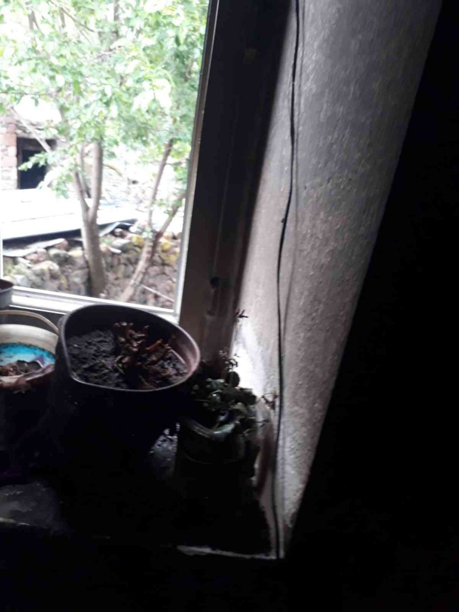 Müstakil Evde Çıkan Yangın İtfaiye Tarafından Söndürüldü