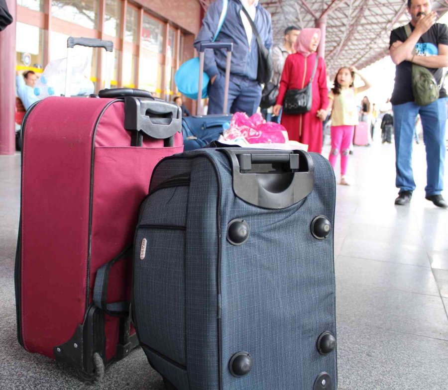 Eskişehir Otobüs Terminalinde Hareketlilik