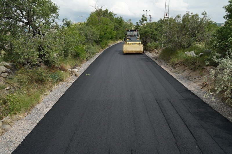 Melikgazi’de Asfalt Atağı Sürüyor