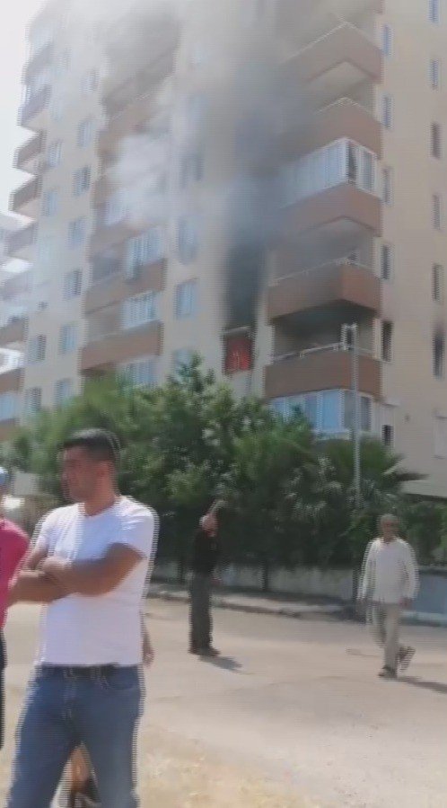 Antalya’da 11 Katlı Apartmanda Yangın
