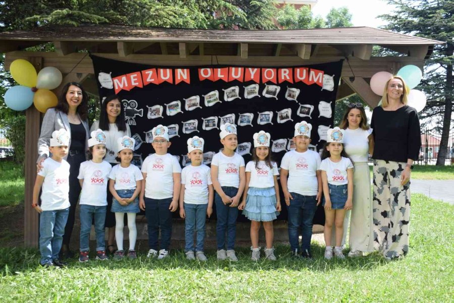 Minik Öğrenciler Mezun Oldu