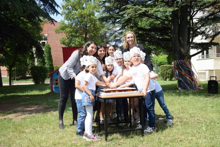 Minik Öğrenciler Mezun Oldu