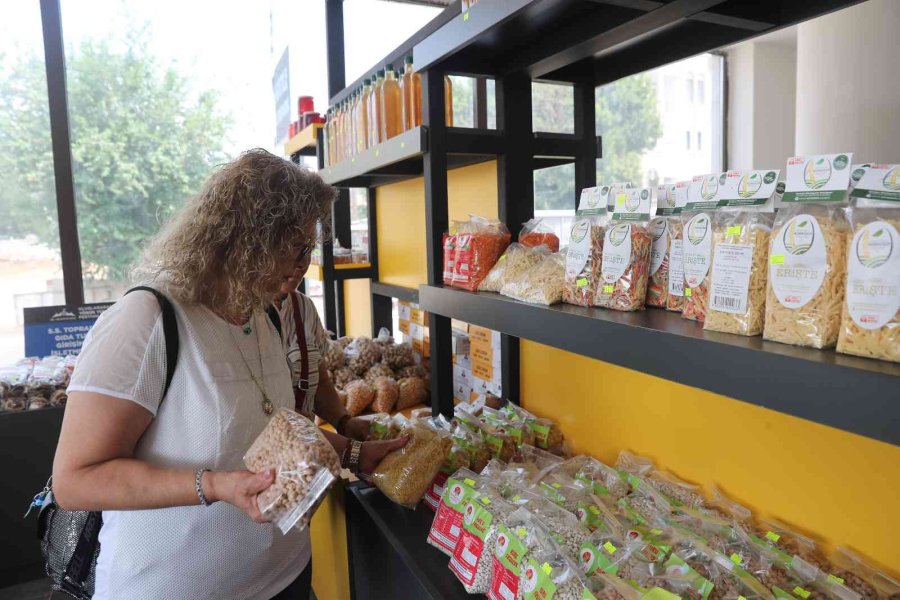 Üreten Kadınların Ürünleri Müşterilerle Buluştu