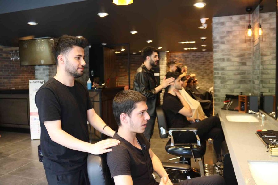 Kabaran Saçlar İçin Çözüm: “keratin Bakımı”