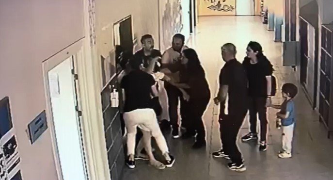 ’heimlich Manevrası’ Öğretmenin Hayatını Kurtardı