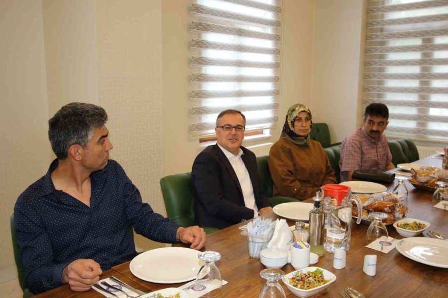 Başkan Özdoğan Muhtarlarla İstişare Toplantısı Yaptı