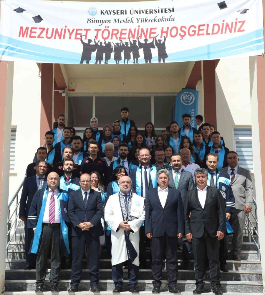 Kayü Bünyan Myo’da Mezuniyet Ve Şed Kuşanma Töreni Düzenlendi