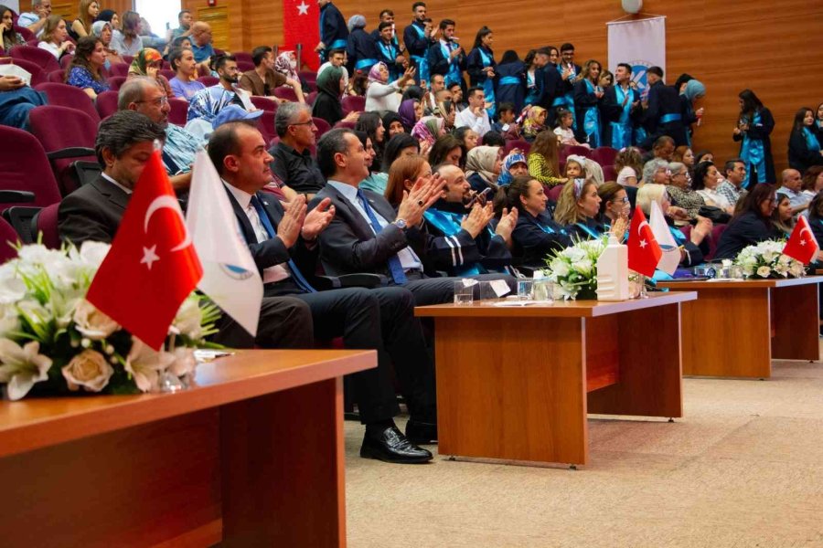 Kayü Sosyal Bilimler Myo, 2021-2022 Eğitim-öğretim Yılı Mezunlarını Verdi