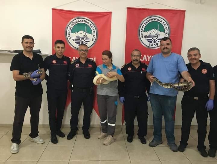 İtfaiye Erlerine Yılanlı Eğitim