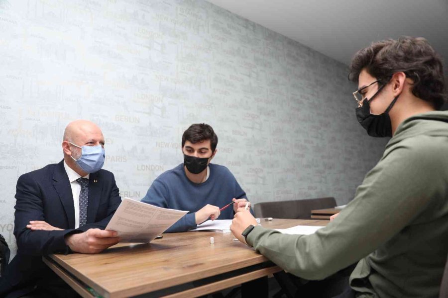 Kocasinanlı Öğrenciler, Gençlik Merkezinde Sınava Hazırlanıyor